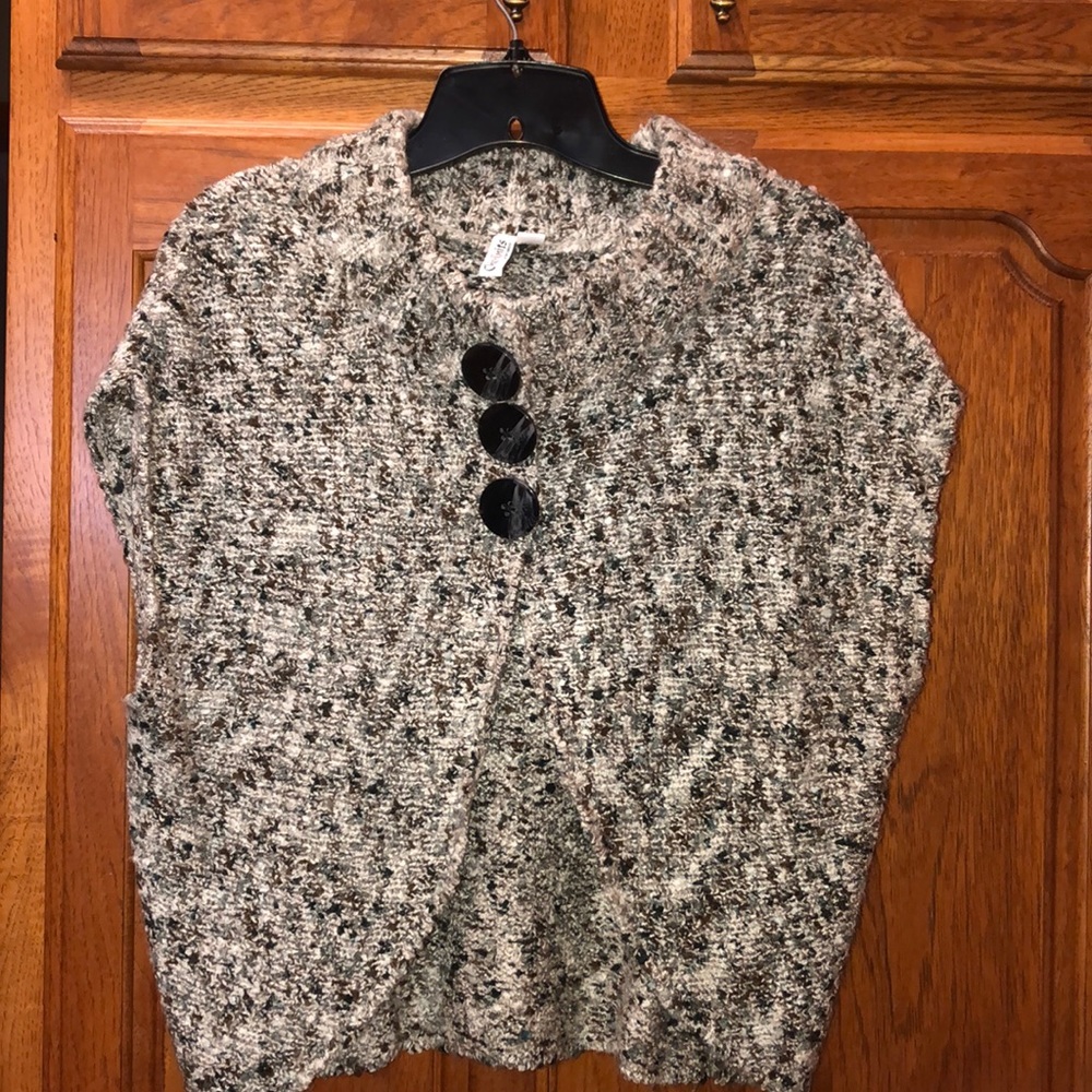 Gray cap sleeve sweater vest/poncho